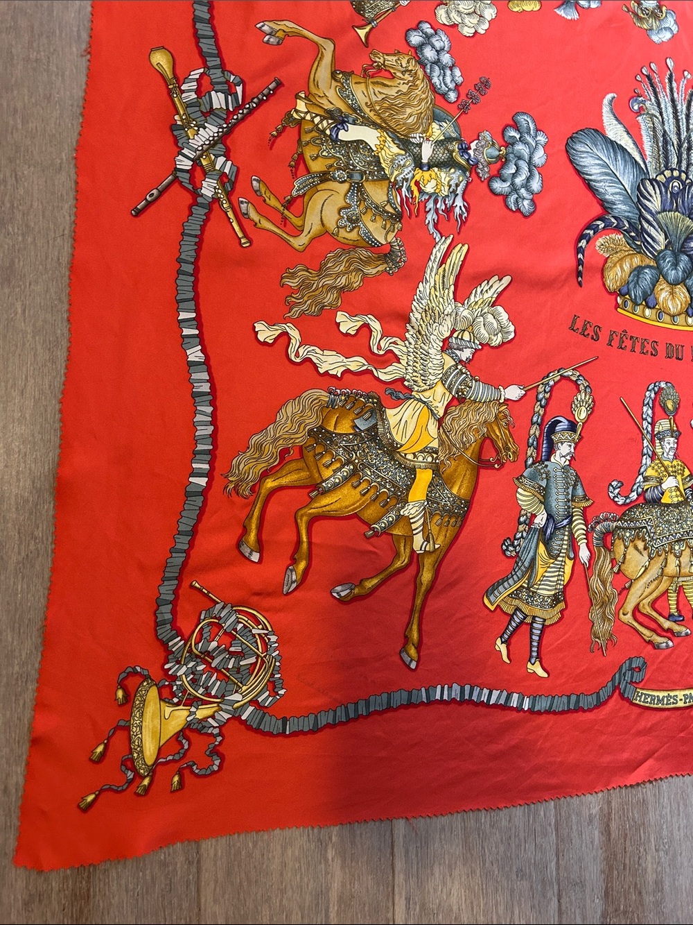 HERMES Silk Les Fetes du Roi Soleil Scarf 35”Red Illustrated Gold Black Accents - Picture 4 of 14